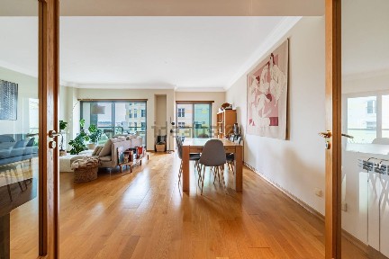 Apartamento T3 à venda em Telheiras