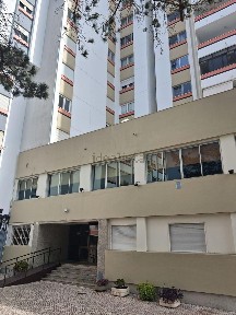 Apartamento T2 à venda na Avenida Carolina Michaelis, 18 a