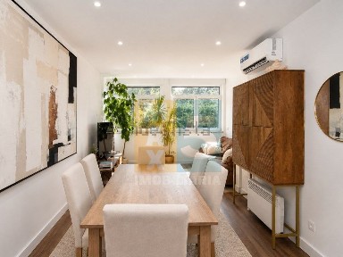 Apartamento T2 à venda na Rua Cidade de Tomar
