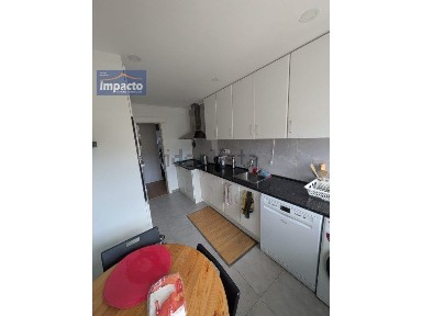 Apartamento T3 à venda na Rua Manuel Guimarães
