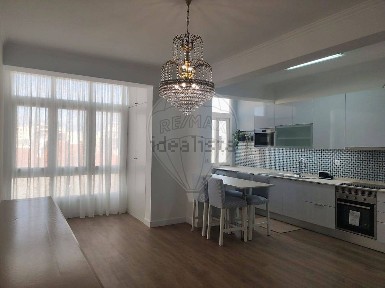 Apartamento T3 à venda na Rua do Castelinho