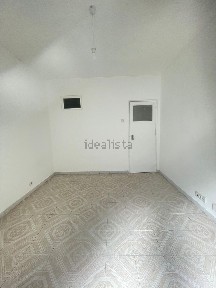 Apartamento T1 à venda na Avenida Almirante Reis