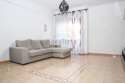 Apartamento T3 à venda na Rua Vl. de Avintes