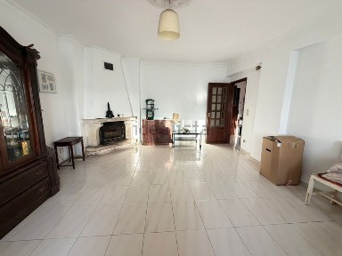 Apartamento T1 à venda na Praceta Fernão Lopes s/n