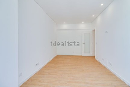 Apartamento T3 à venda no Calçada da Quintinha, 9