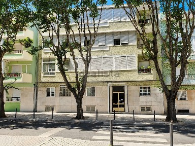 Apartamento T2 à venda na Damaia de Cima