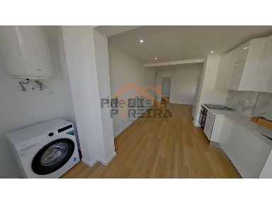 Apartamento T1 à venda na Reboleira - Atalaia