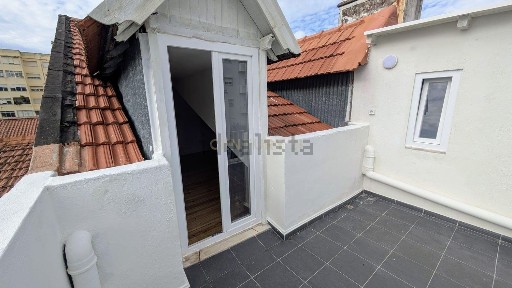 Apartamento T2 à venda na Rua Cláudio Nunes