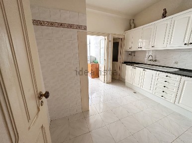 Apartamento T1 à venda na Rua Gualdim Pais