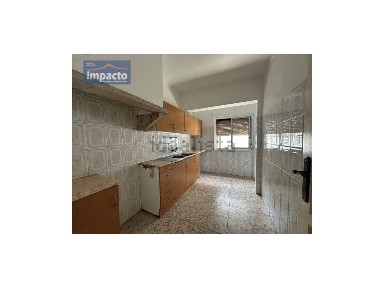 Apartamento T2 à venda na Rua José António do Carmo