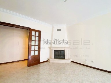 Apartamento T2 à venda na Rua Cidade de Faro, 1