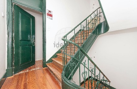 Apartamento T2 à venda na Rua Joaquim Casimiro