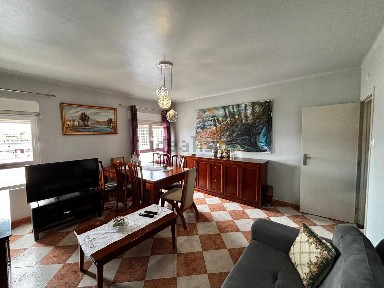 Apartamento T4 à venda na Rua Oliveira Cadornega, 52
