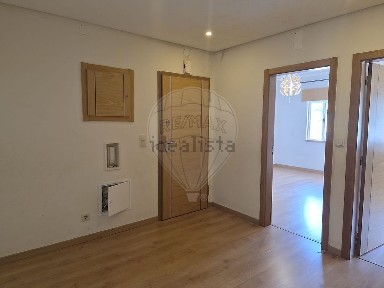 Apartamento T3 à venda na Rua César de Oliveira