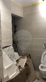 Apartamento T3 à venda na Rua República da Bolívia