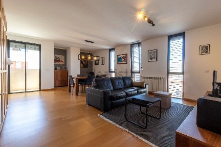 Apartamento T2 à venda na Praceta Professor Alfredo de Sousa, 4
