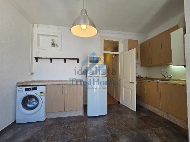 Apartamento T2 à venda na Rua Tomás da Anunciação