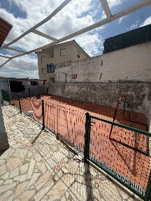 Moradia independente à venda na Rua Realista s/n