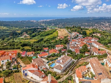 Moradia em banda à venda na Almoçageme - Penedo