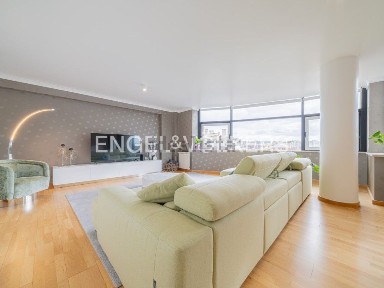 Duplex à venda no Campo Grande