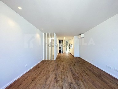 Apartamento T2 à venda na Rua do Pombal