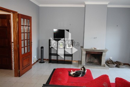 Apartamento T3 à venda em Cabanas de Viriato