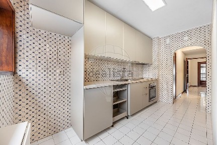 Apartamento T2 à venda na Praça Dona Maria II, 1042