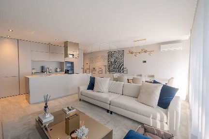 Apartamento T2 à venda na Rua Professor Doutor João Carvalho