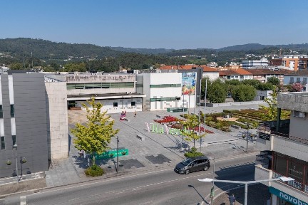 Apartamento T3 à venda na Avenida Abade de Priscos