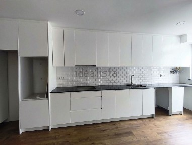 Apartamento T3 à venda na Praceta Padre Sena de Freitas