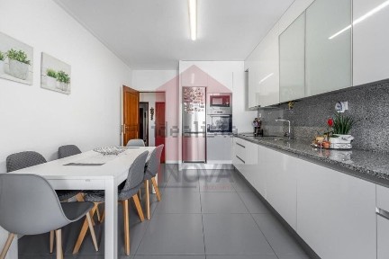 Apartamento T2 à venda em Vila Verde e Barbudo