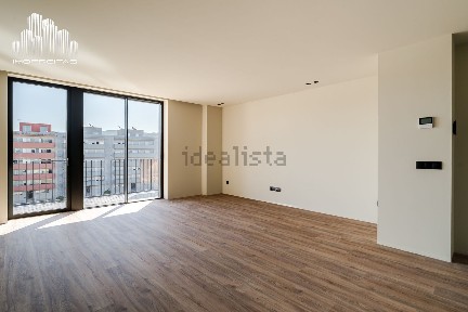 Apartamento T2 à venda na Rua Amália da Costa Lima