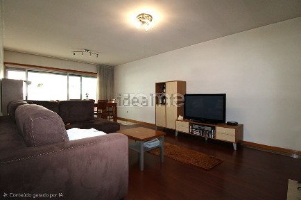 Apartamento T3 à venda na Praceta do Couto, 46