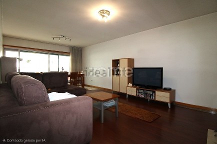 Apartamento T3 à venda na Praceta do Couto, 46