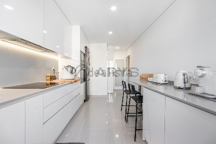 Apartamento T3 à venda em São Vicente
