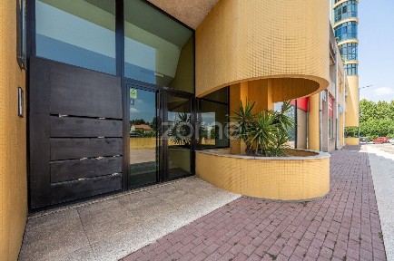 Apartamento T3 à venda na Rua do Senhor da Agonia, 261