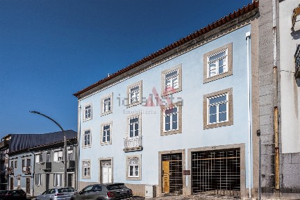 Apartamento T3 à venda na Rua Conselheiro Jerónimo Pimentel, 29