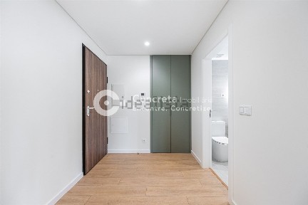 Apartamento T1 à venda na Rua Direita, 159
