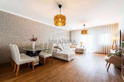 Apartamento T3 à venda na Rua Paulo VI s/n