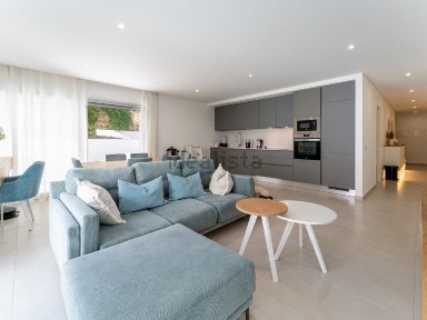 Apartamento T2 à venda na Rua dos Tanques
