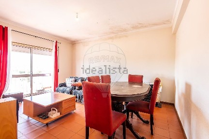 Apartamento T3 à venda na Rua António Vieira da Natividade