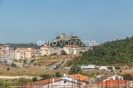 Apartamento T1 à venda em Parceiros e Azoia