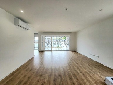Apartamento T3 à venda na Rua da Mata