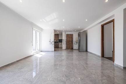 Apartamento T3 à venda em Cruz d'Areia