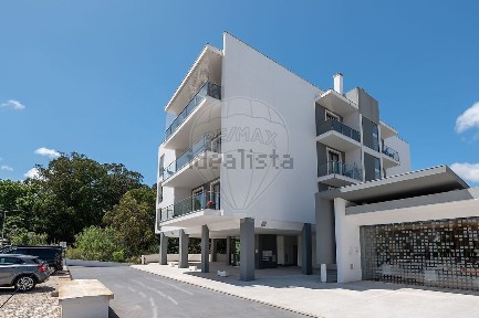 Apartamento T3 à venda na Avenida Mestre António Duarte