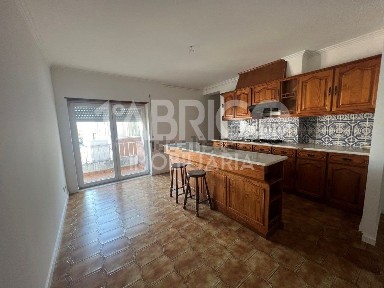 Apartamento T1 à venda na Rua Principal à Pedrulheira