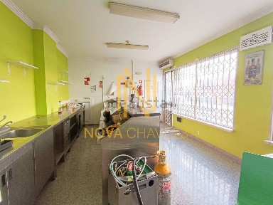 Arrendamento de espaço comercial na Travessa da Bela Vista, 8