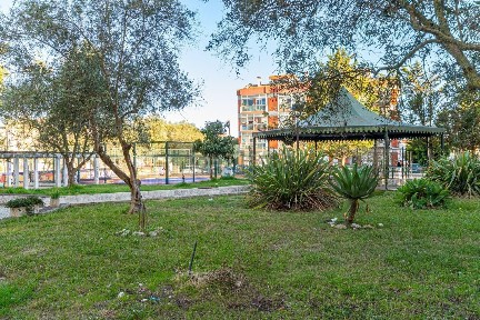 Arrendamento de espaço comercial na Rua Nuno da Cunha, 3