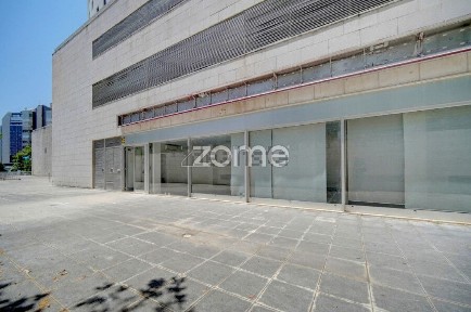 Arrendamento de espaço comercial na Rua Doutor Alfredo da Costa, 23