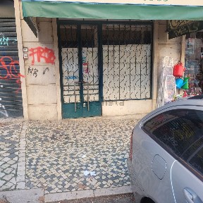 Arrendamento de espaço comercial na Avenida Padre Manuel da Nóbrega